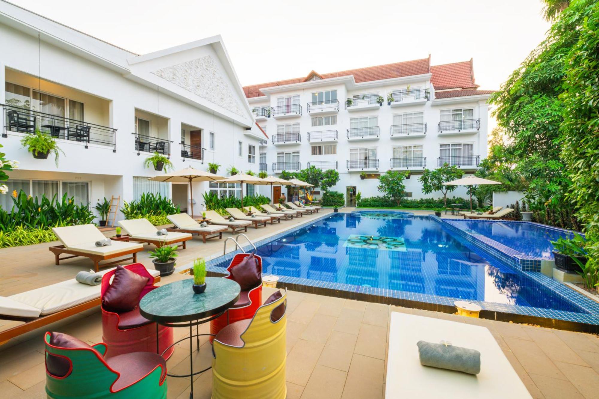 Sala Siem Reap Hotel Екстериор снимка The hotel's pool